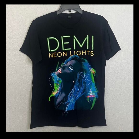 Demi Lovato Neon Lights Graphic TShirt Black Size Medium - Picture 4 of 5